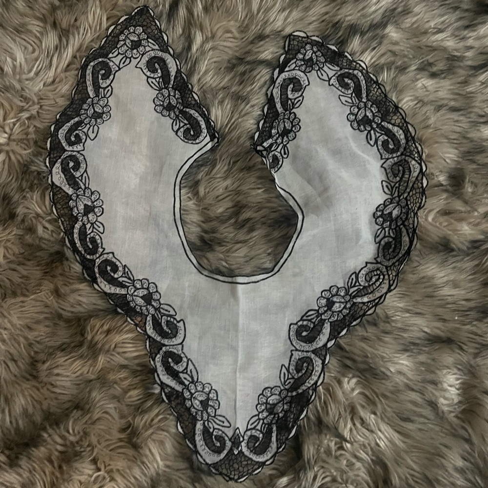 Collars - Picture 4 of 5